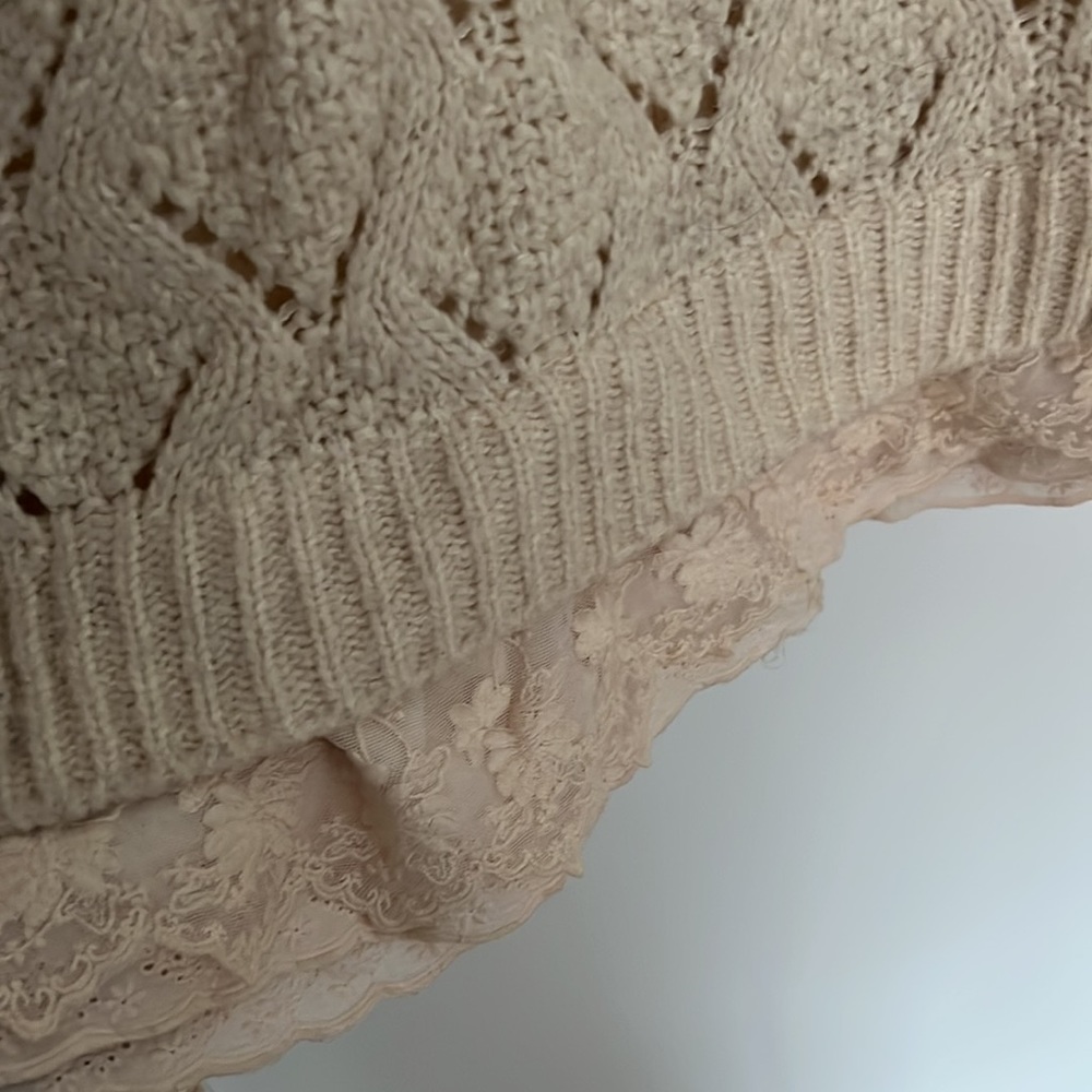 Sweet back button blush pink Anthropologie sweater, size medium - Picture 3 of 5